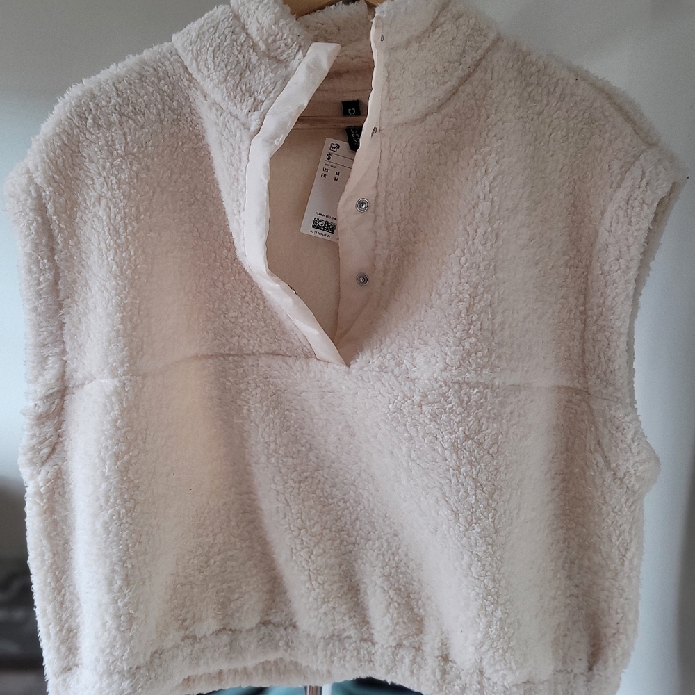 BRAND NEW H&M crop vest